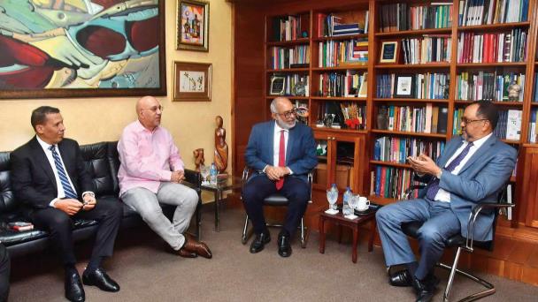 Presidente SDD advierte error de Abinader si deja la Ley DNI