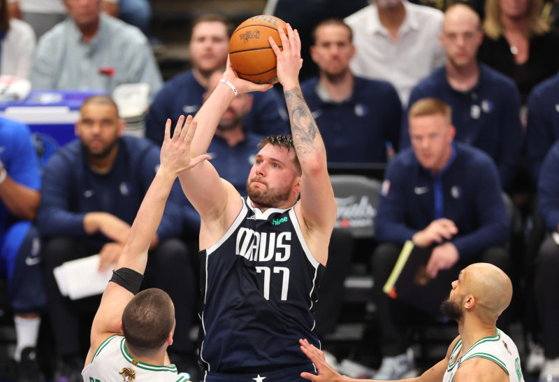 Dallas no cede y extiende Final ante los Celtics