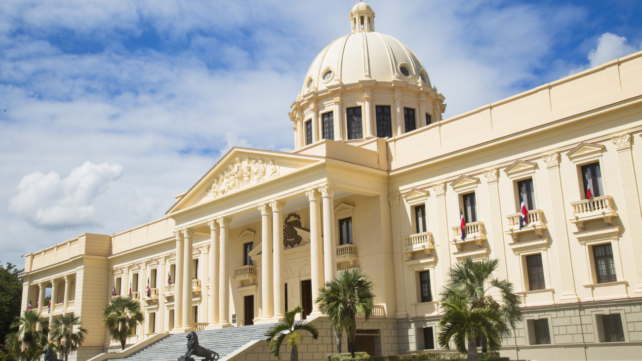 Presidente Abindader designa, mediante decretos, nuevos directores en Inaipi, Indotel, Indesur, Siuben, Utepda, Digecac