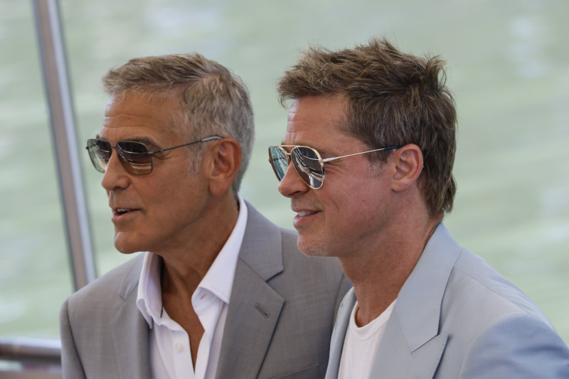 Brad Pitt y George Clooney revolucionan la noche en Venecia