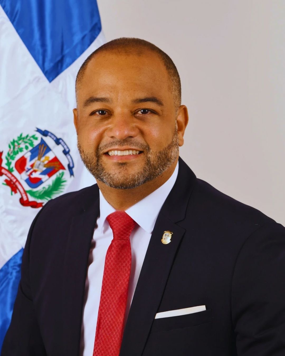 Carlos Pérez asume presidencia de la Comisión de Viviendas y Edificaciones de la Cámara de Diputados