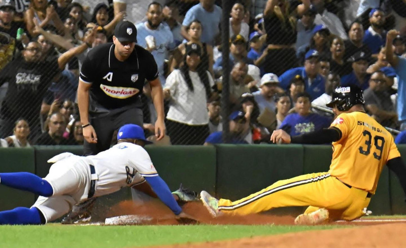 Águilas tienen 35 innings sin anotarle carrera al Licey