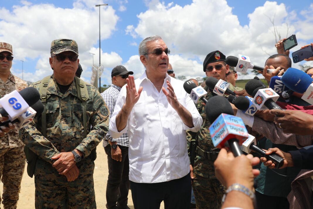 Abinader responde a Amnistía Internacional: “Que vayan a trabajar en Haití”