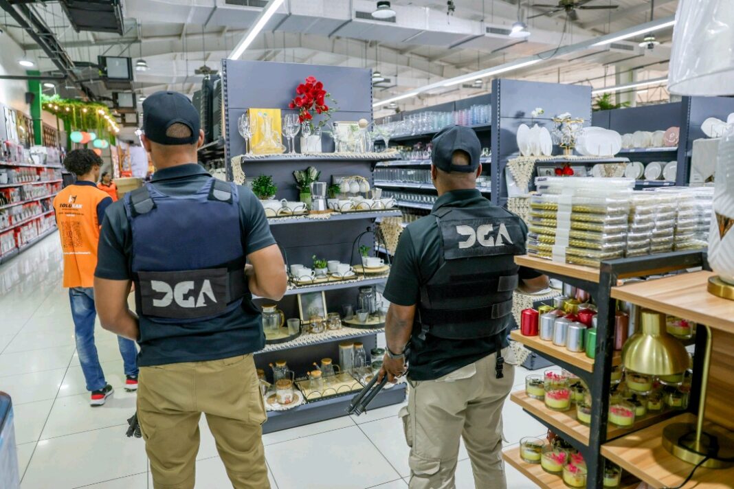 Aduanas sigue con el ojo en los comercios chinos; fiscaliza cinco más