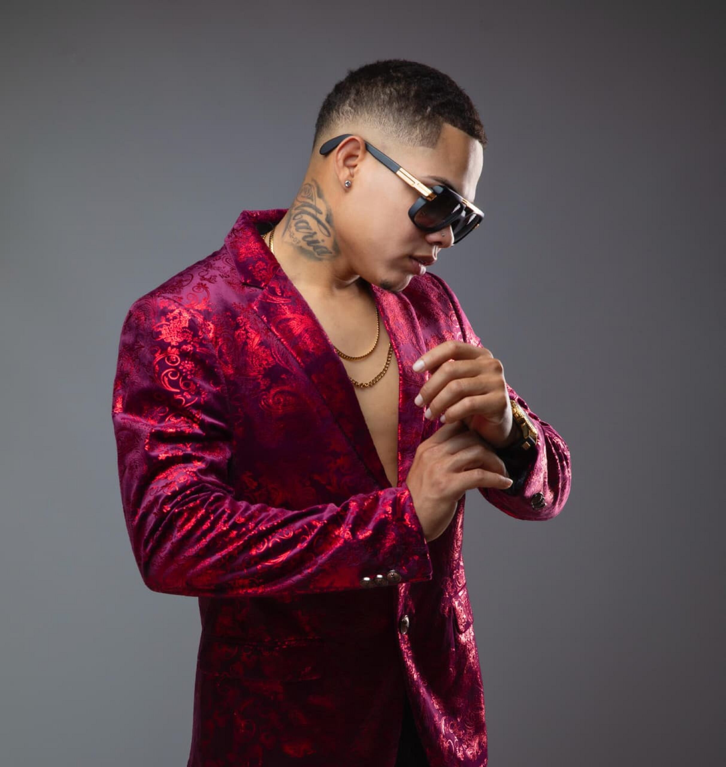 LOVE JOHNSON LANZA “ME HACES FALTA” Y SE ABRE PASO EN LA BACHATA MODERNA