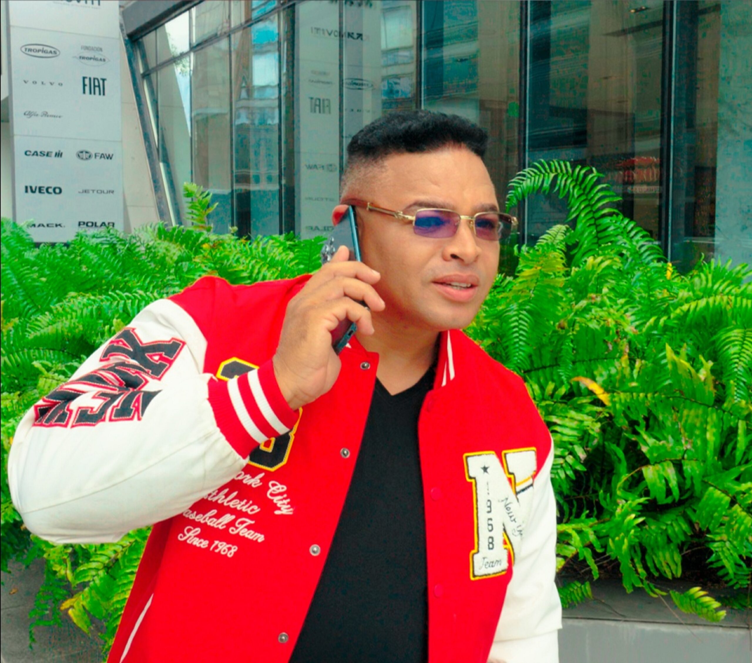 ENDY ESTRENA PERDÓNEl nuevo artista del género salsa, Endy