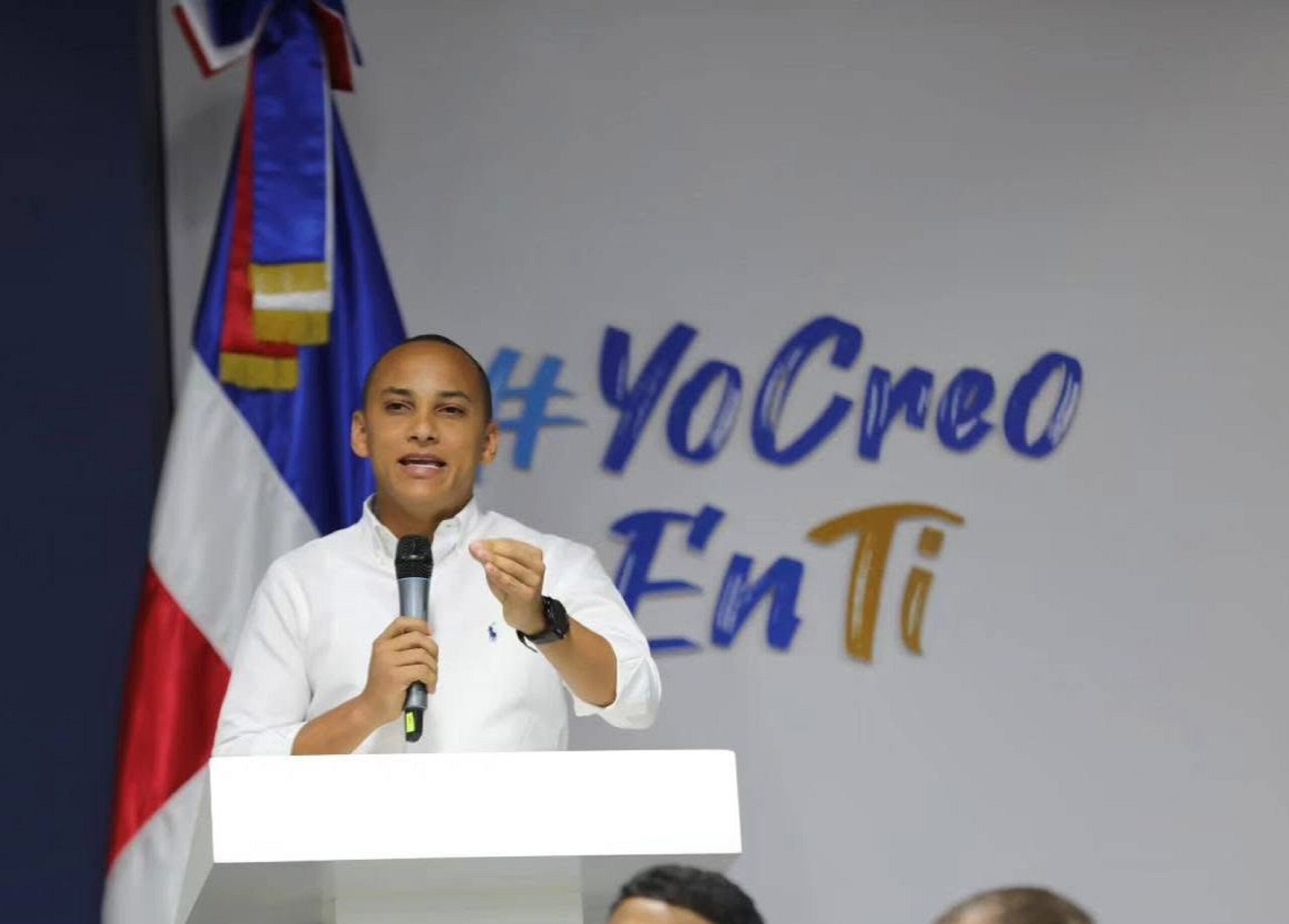 Joaquín Fernández lidera encuesta para presidir la Juventud Revolucionaria Moderna