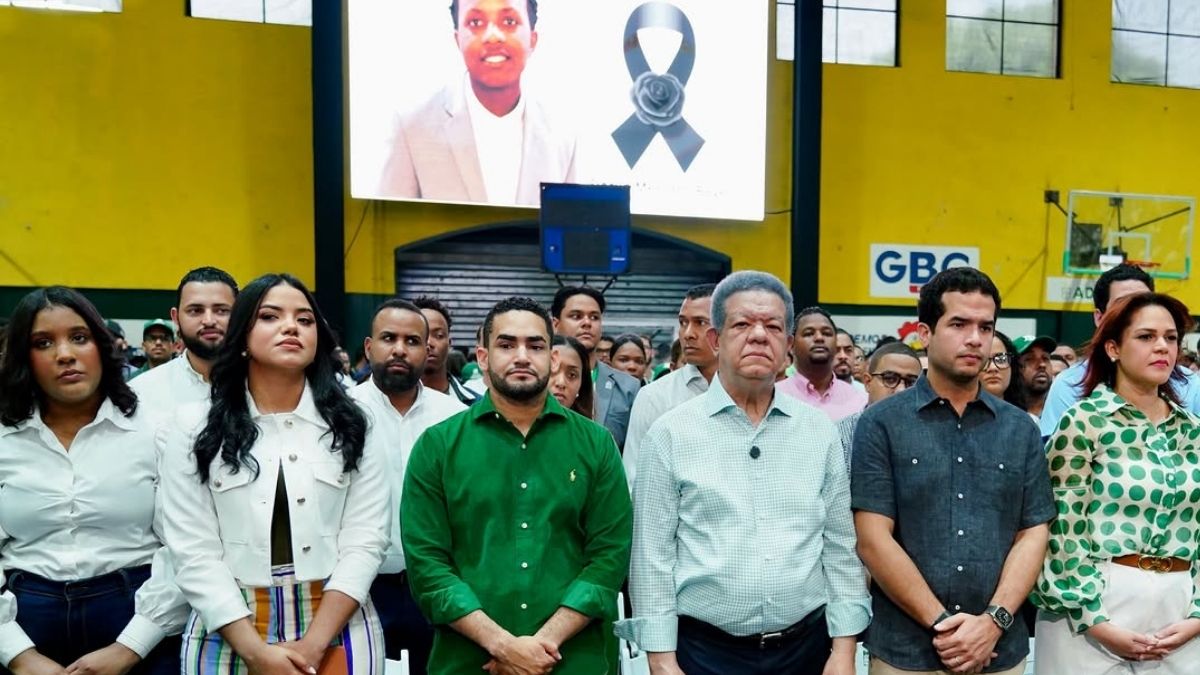 Jóvenes de la Fuerza del Pueblo reafirman su compromiso con el liderazgo de Leonel Fernández