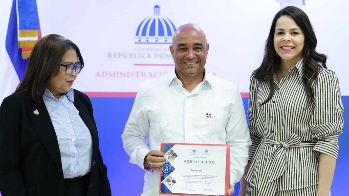 Más de 50 periodistas reciben certificación tras concluir curso especializado del MAP e INAP