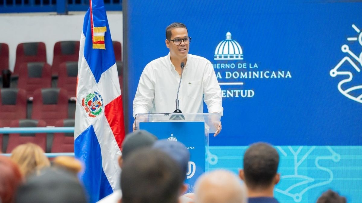 Fernando Lagares: “La mejor respuesta a cualquier crítica son las oportunidades y los resultados que estamos generando para la juventud”