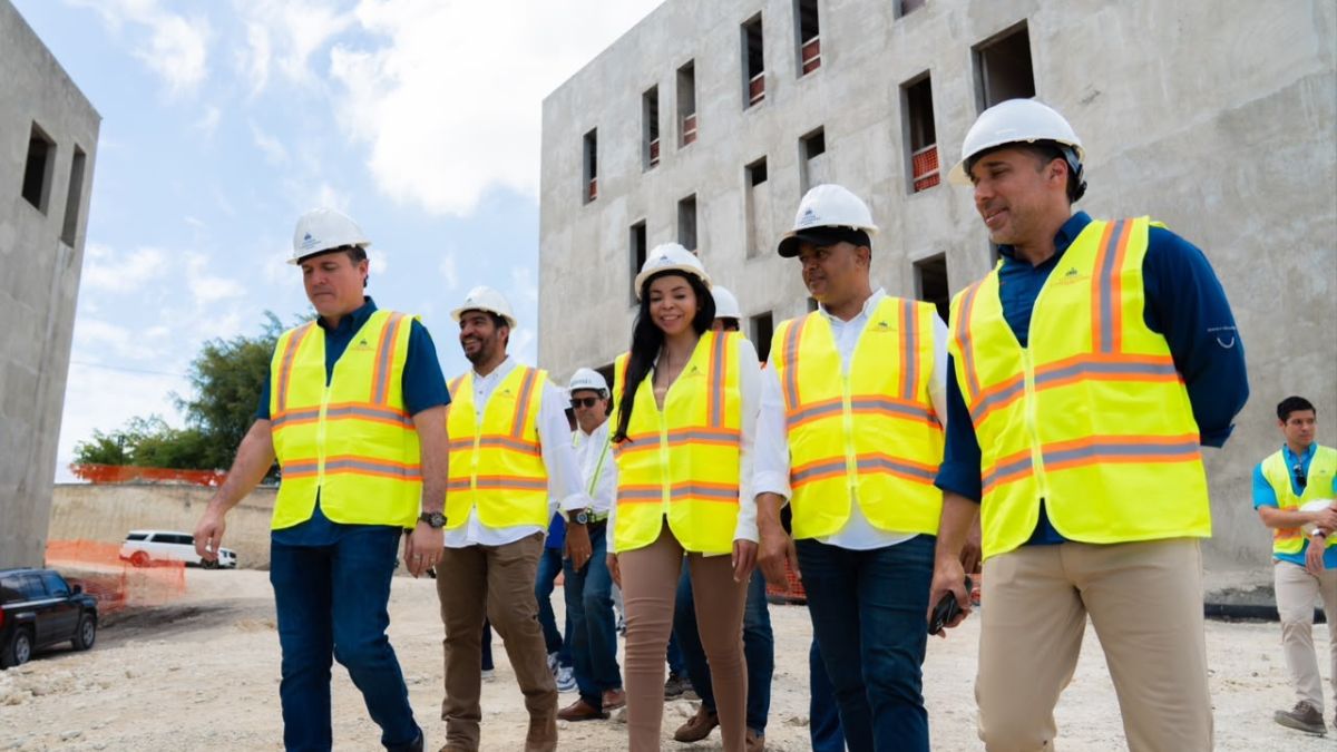 Ministro Jean Luis Rodríguez supervisa avances en la construcción de la Ciudad Judicial de Santo Domingo Oeste