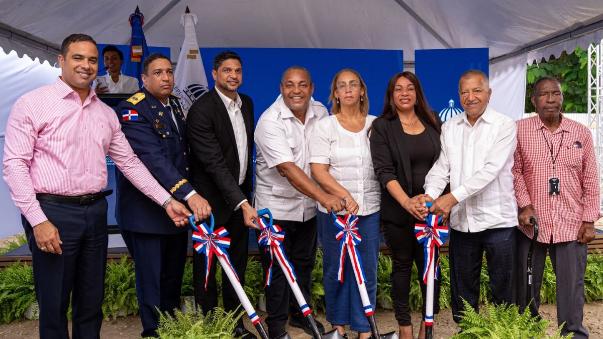 José Andújar encabeza primer palazo para la construcción de estación policial en Hatillo con inversión de RD$22 millones