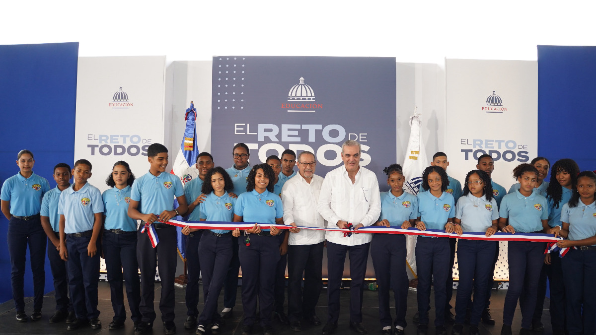 Comunidad educativa de Sabana Perdida celebra nuevas oportunidades para el deporte con entrega de techado escolar