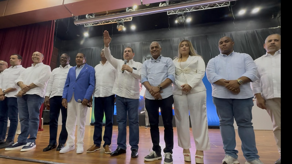 Juramentan al Frente de Salud de La Vega en apoyo al proyecto presidencial de David Collado