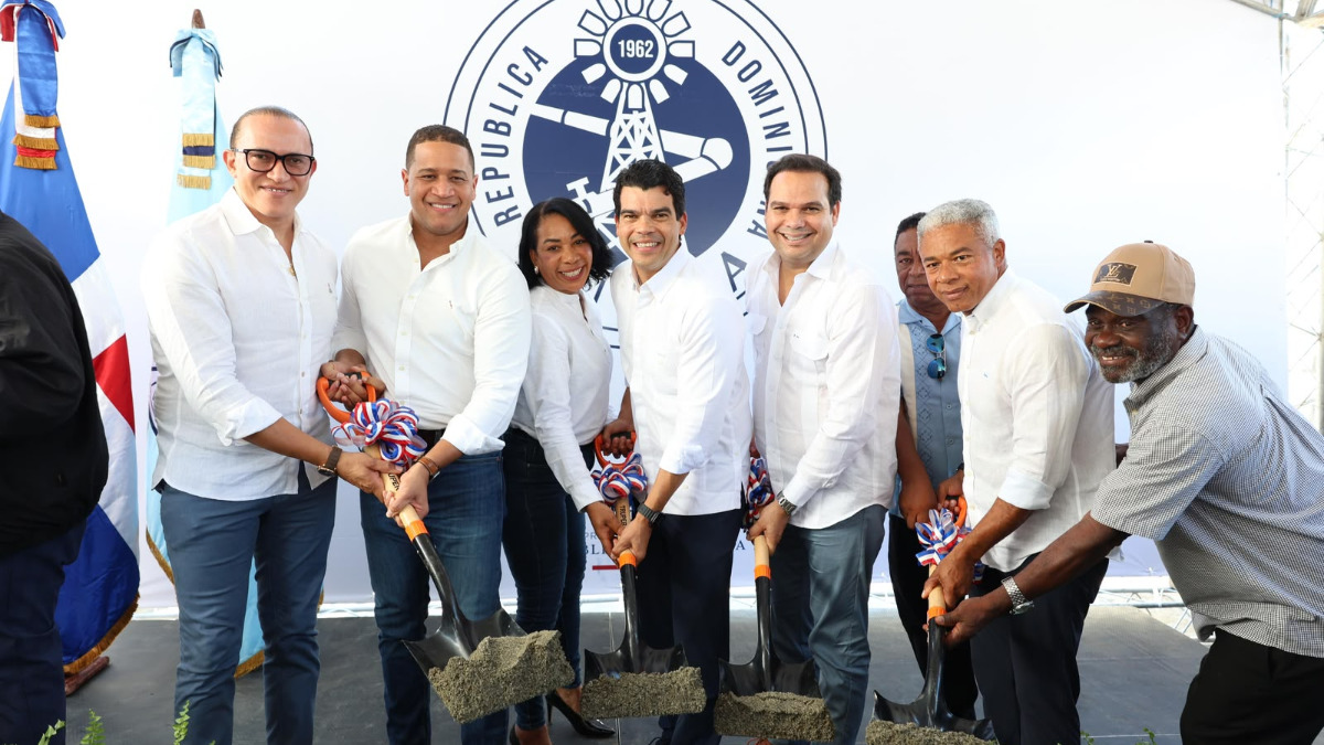 Wellington Arnaud inicia construcción del alcantarillado sanitario de El Córbano, provincia San Juan